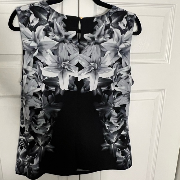 Calvin Klein Pleated Crewneck Floral Top - Picture 2 of 2